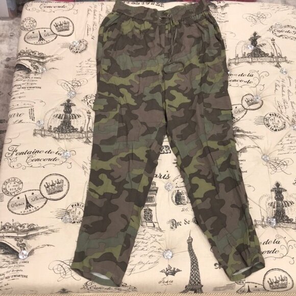 BP. High Rise Camouflage Cargo Pants - Picture 4 of 10